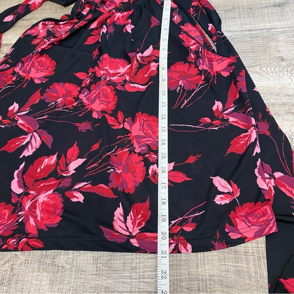 Express Tie Neck Halter Sleeveless Top - Picture 8 of 11